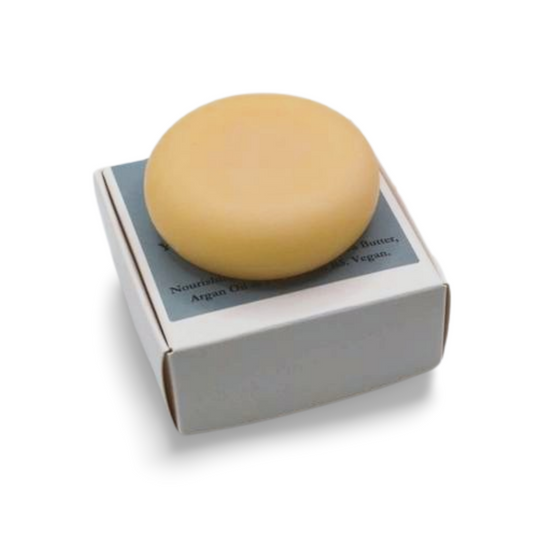 Natural conditioner bar with Ylang Ylang, Lemongrass & Cedarwood essential oils – handcrafted in Tarbert, Loch Fyne for soft, shiny hair.